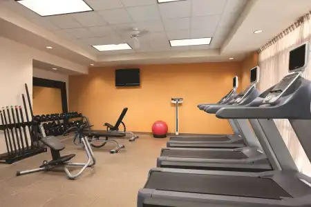Embassy Suites by Hilton E Peoria Riverfront Conf Center - 21