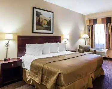 Quality Inn & Suites Peoria North - 33