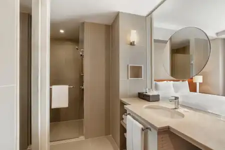 Courtyard by Marriott Bangkok - 9