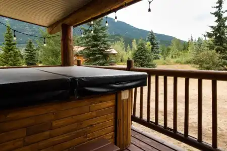 Glacier House Resort - 123
