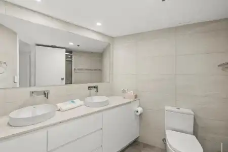Gemini Court Holiday Apartments - 294