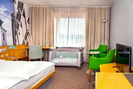 Cosmopolitan Bobycentrum - 56