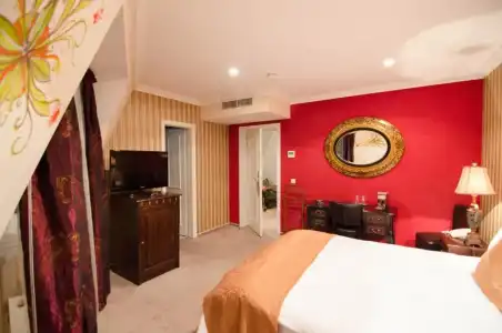 Boutique Monaco - 48