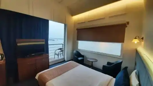 Polo Floatel Kolkata - 127