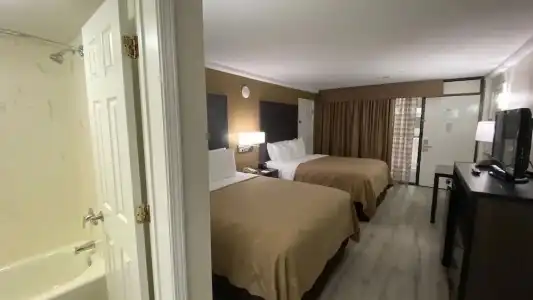 Quality Inn Branson - Hwy 76 Central - 42