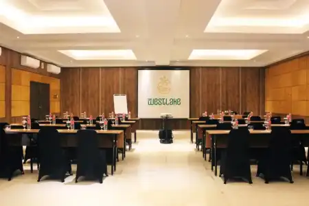 The Westlake & Resort Yogyakarta - 17