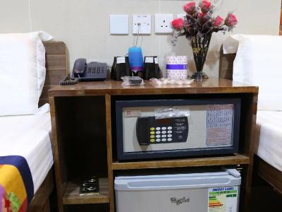 Tokyo Hostel - 15