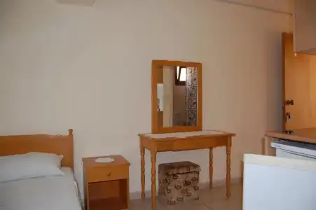 Nicos & Olympia Apartments - 5