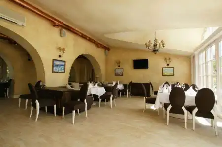 Palace Del Mar - 9