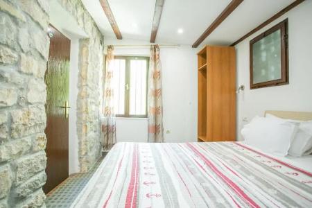 Garden Apartment - 91