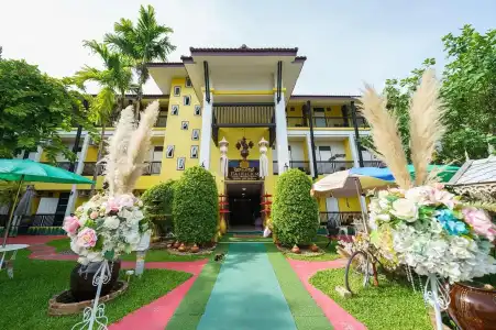 Fai Kham Boutique - 14