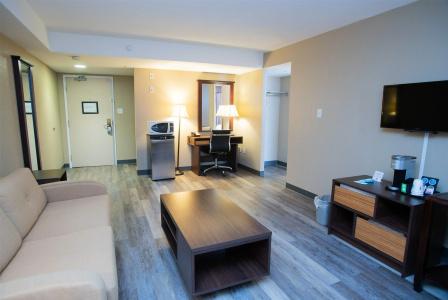 Super 8 Mississauga - 21
