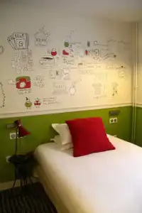 Hôtel Les 3 Poussins - 108