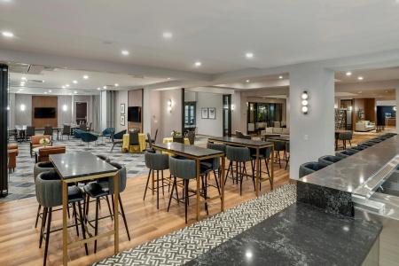 Sheraton Suites Old Town Alexandria - 18