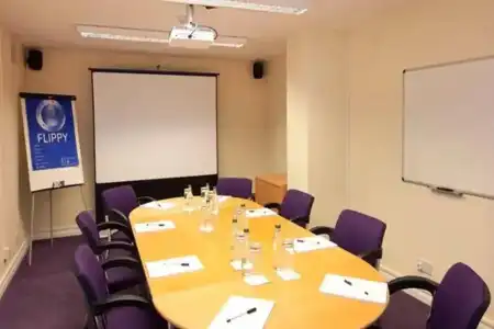 Premier Inn London County Hall - 10