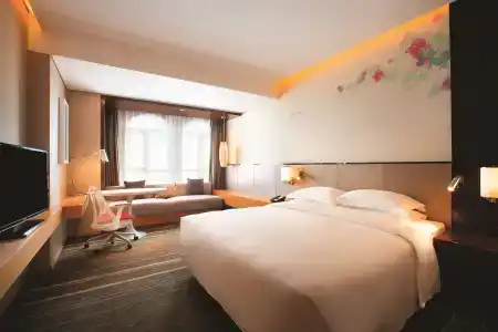 Hilton Garden Inn - 4