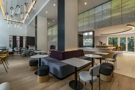 Yotel - 18