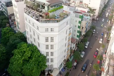 Me Saigon Boutique - 14