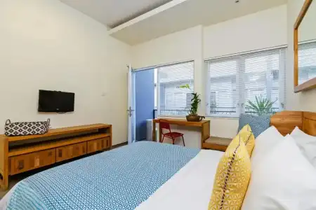 Seruni Guest House - 0