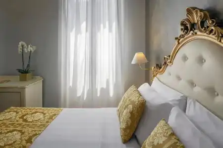 Pausania - 96