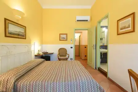 The Lux Napoli Mergellina - 33