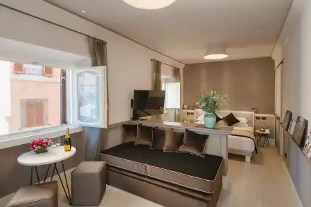Rhea Silvia Luxury Navona - 5