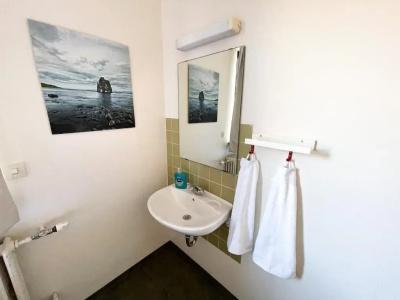 Kverna Guesthouse - 5