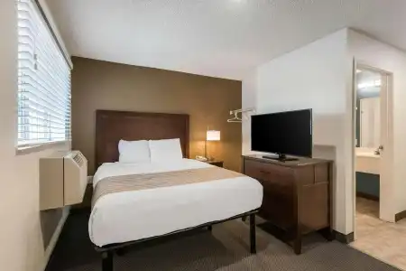 Birch Hill Suites - Lakeland - 18