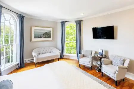 Serenity Inn Newport - 44