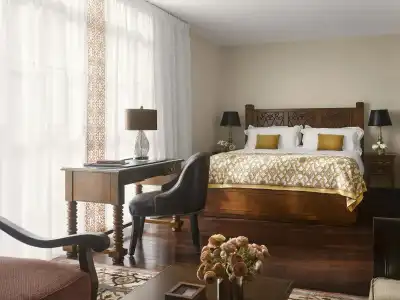 Plaza La Reina - 3