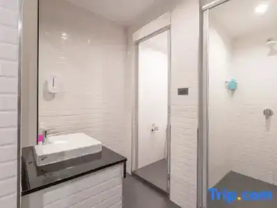 Patong Poshtel - Adults Only - Hostel - 64