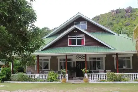 Le Chevalier Bay Guesthouse - 0