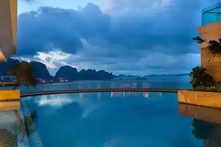 Wyndham Legend Halong - 15
