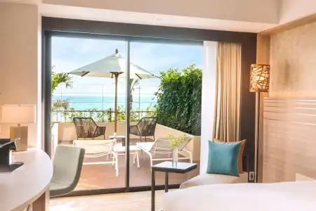 DoubleTree by Hilton Okinawa Chatan Resort - 9