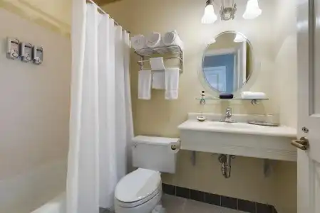 Nicollet Island Inn - 7