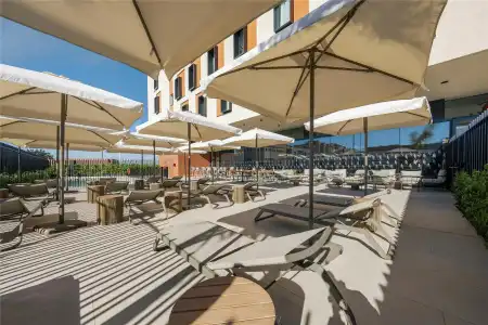 Hampton by Hilton Alicante Airport - 17