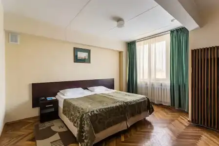Universitetskaya - 13