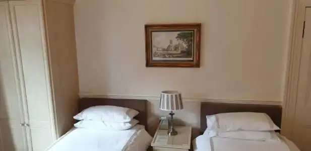 Highfield Guest House - 18