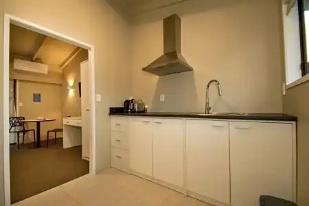 Middlemore Motel - 63