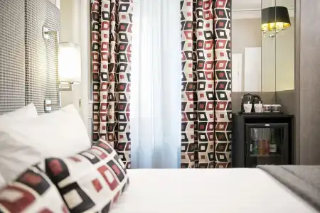 The Independent Suite - 8