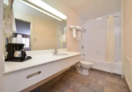 Americas Best Value Inn Lubbock E - 40