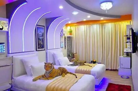 Royal Penguin Boutique & Spa - 44