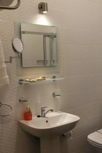 Bella View Art Boutique - 25