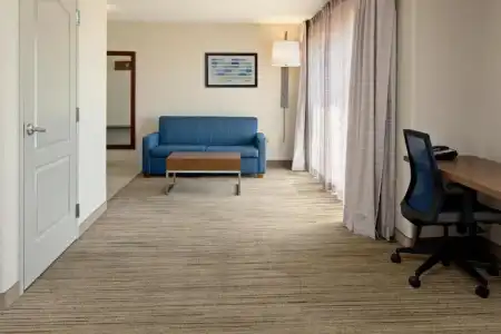 Holiday Inn Express & Suites Fresno South by IHG - 36