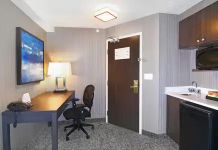 Holiday Inn Express & Suites Calgary by IHG - 6