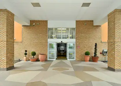 Hampton Inn & Suites by Hilton Calgary-Airport - 24