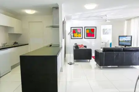 Cairns Aquarius - 130