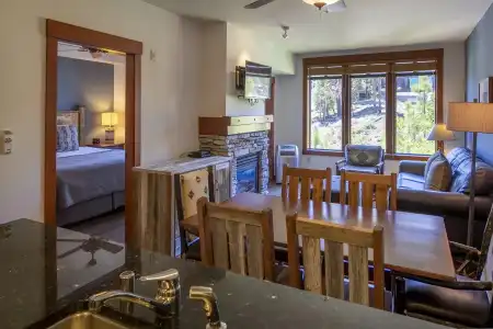 The Village Lodge - 22