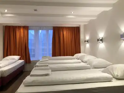 Damrak Inn - 2