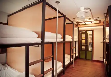 The Arak Bed Bar and Hostel - 2
